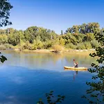 Joli Au Bord De La Riviere - *
