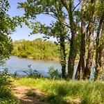 Joli Au Bord De La Riviere - Aspiran