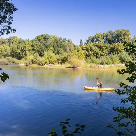 Joli Au Bord De La Riviere - *